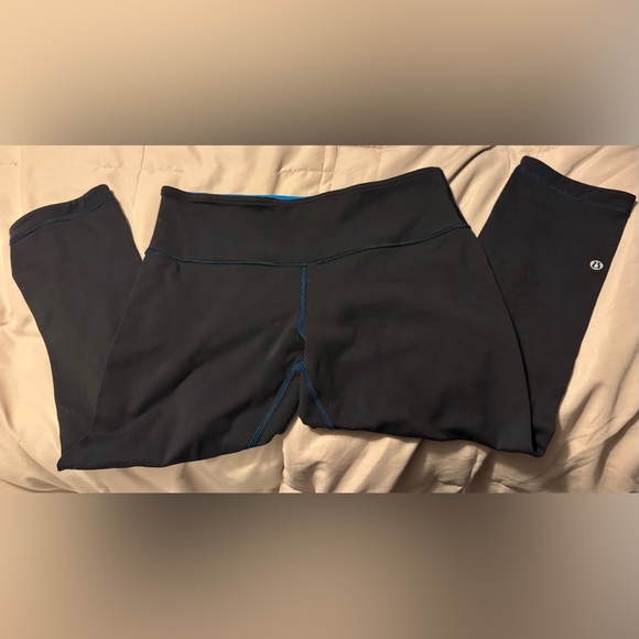 Lululemon Reversible Capris - Picture 1 of 3